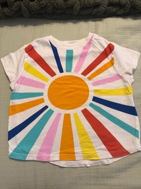 Hanna Andersson White Tee with Multicolor Sunburst